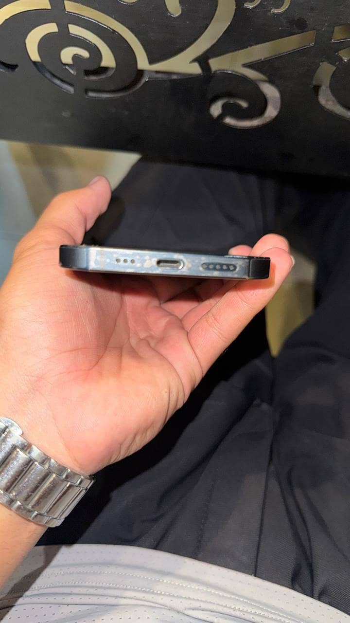 Apple iPhone 13 2