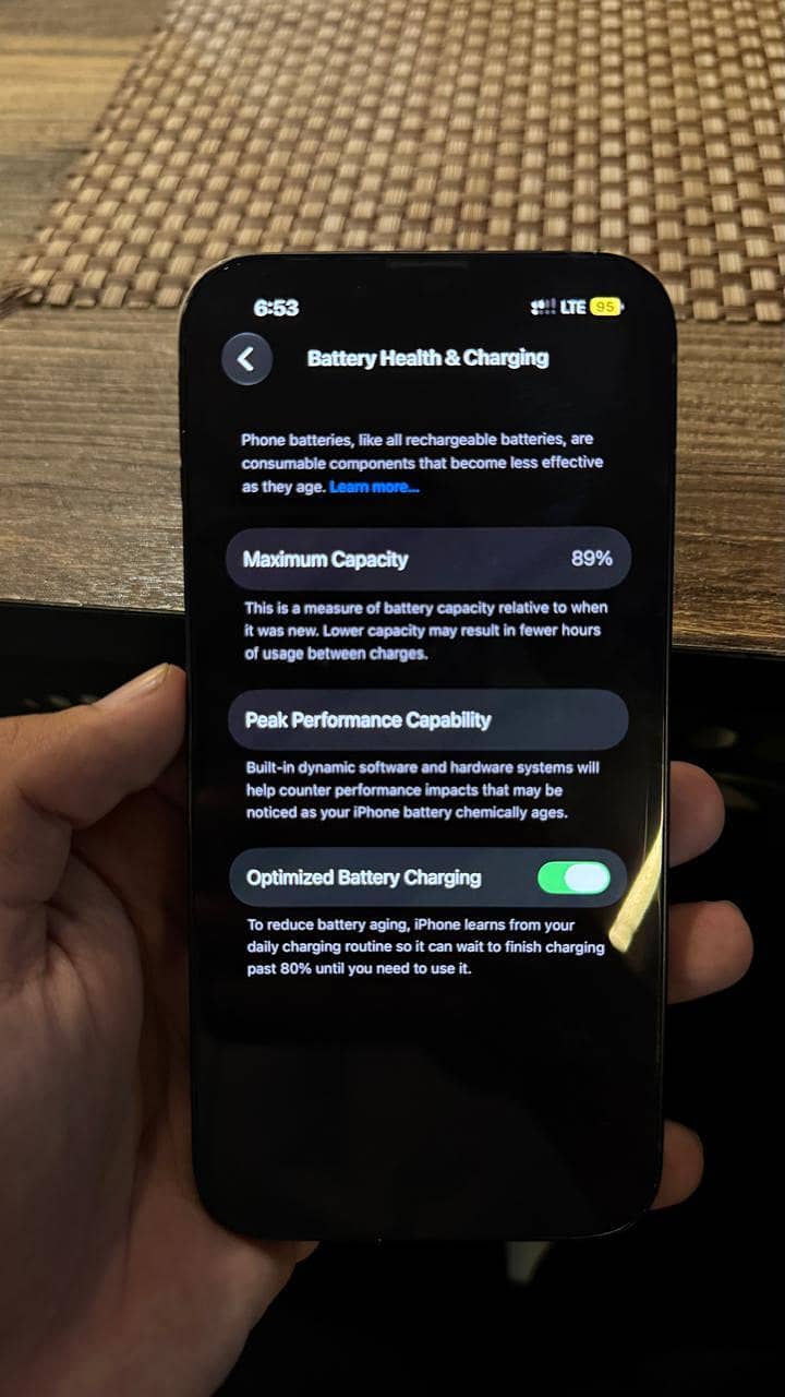 Apple iPhone 13 4