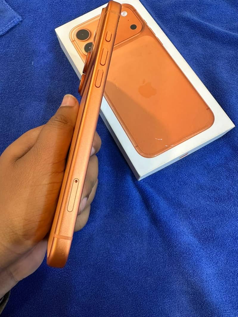 Apple iPhone 17 Pro Max 1