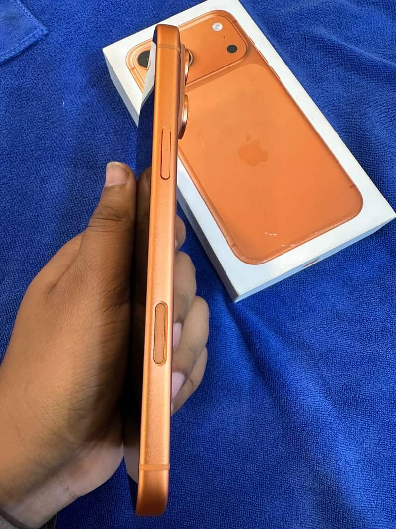 Apple iPhone 17 Pro Max 2