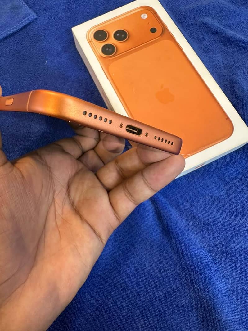 Apple iPhone 17 Pro Max 3