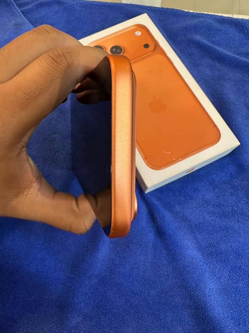 Apple iPhone 17 Pro Max 4