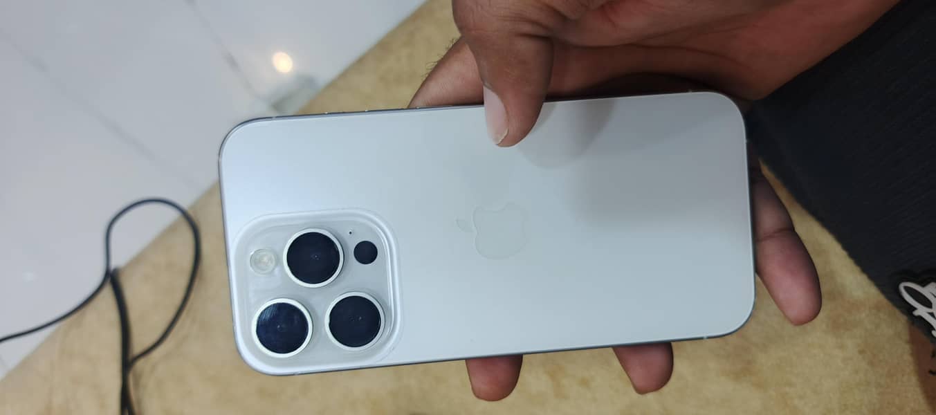 Apple iPhone 15 Pro 1