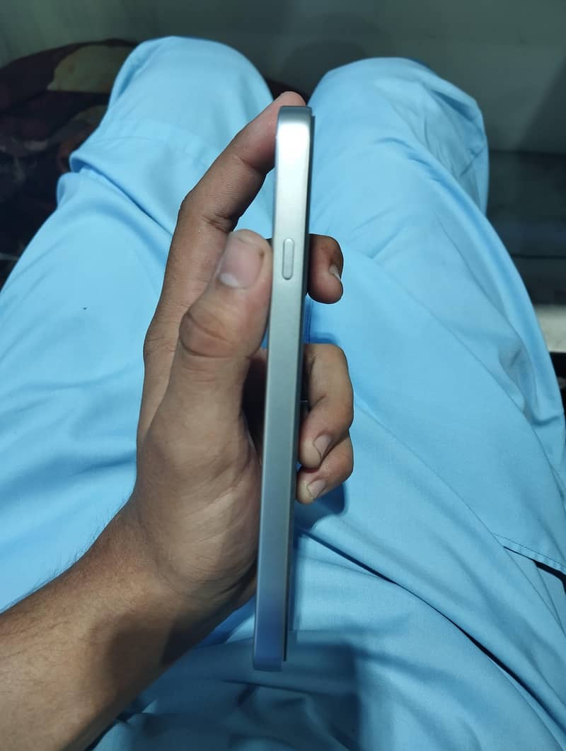 Oppo Reno 16F 5g 1