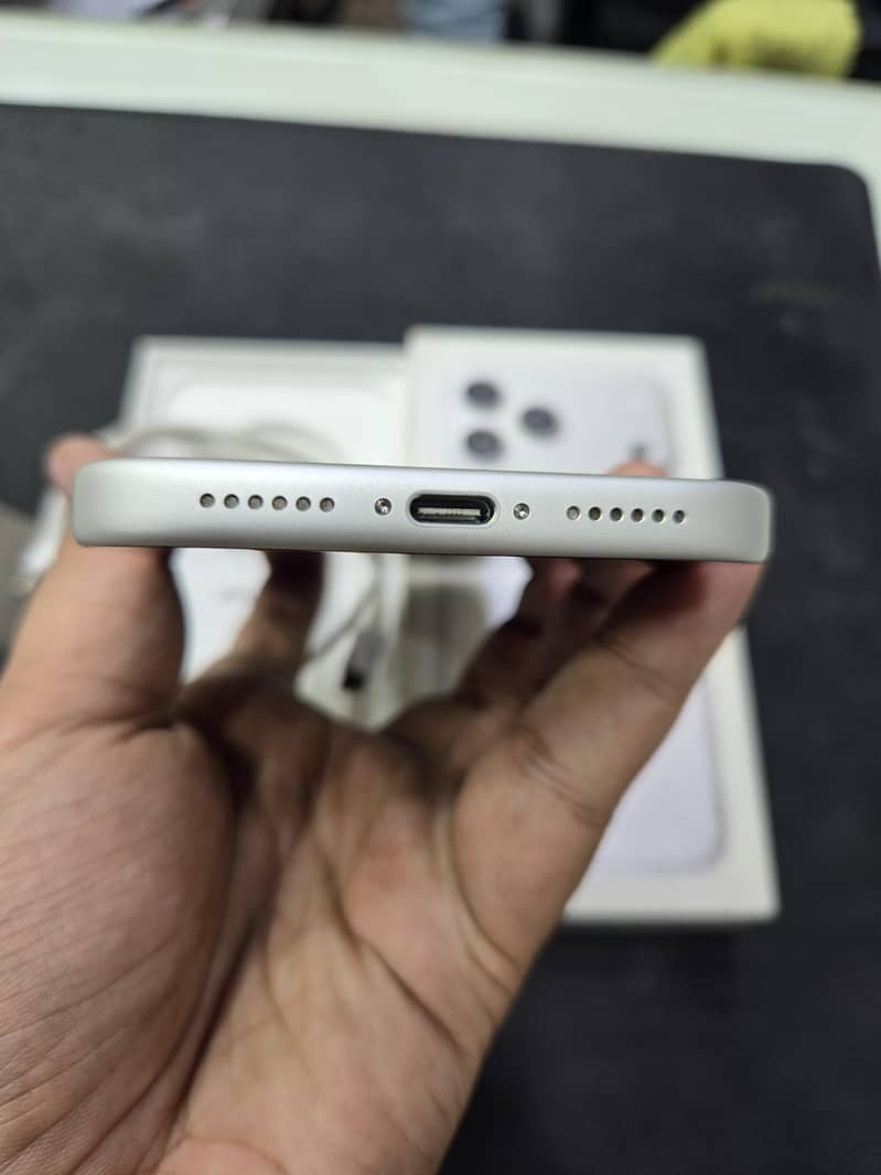 Apple iPhone 17 Pro Max 1