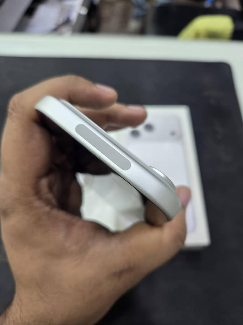 Apple iPhone 17 Pro Max 3