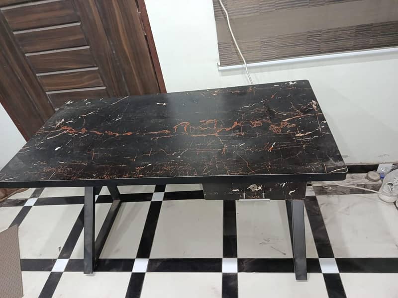 Computer Table 1