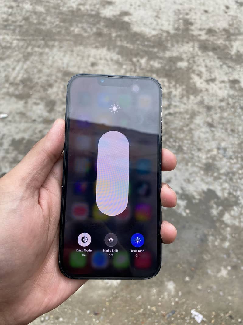 Apple iPhone 13 1