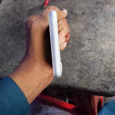 Apple iPhone 7
