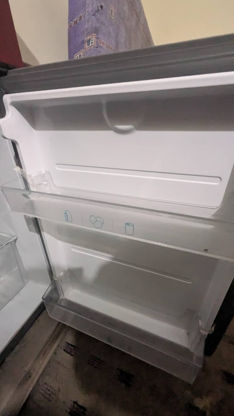 Refrigerator 4