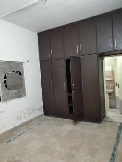 5 MARLA CORNER, SINGLE STOREY, INDEPENDENT HOUSE AVAILABLE FOR RENT FOR SMART FAMILY (RENT is FINAL 60k)