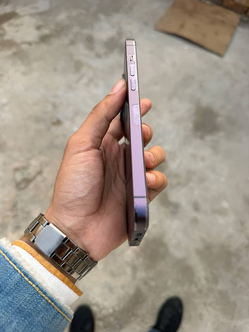 Apple iPhone 14 Pro Max 4