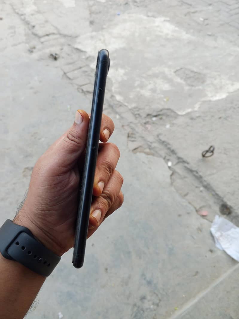 Apple iPhone 7 Plus 2