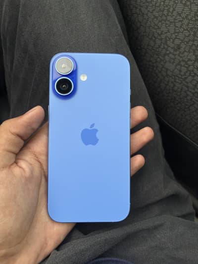 Apple iPhone 16