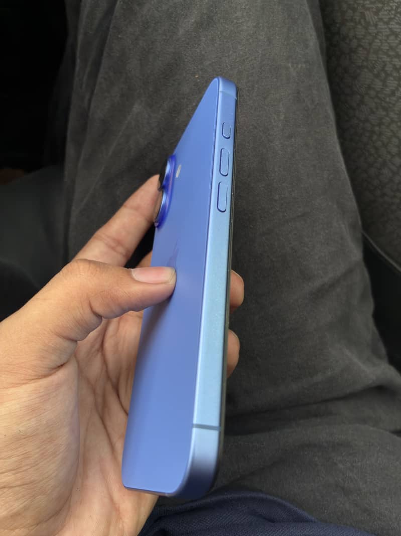 Apple iPhone 16 2