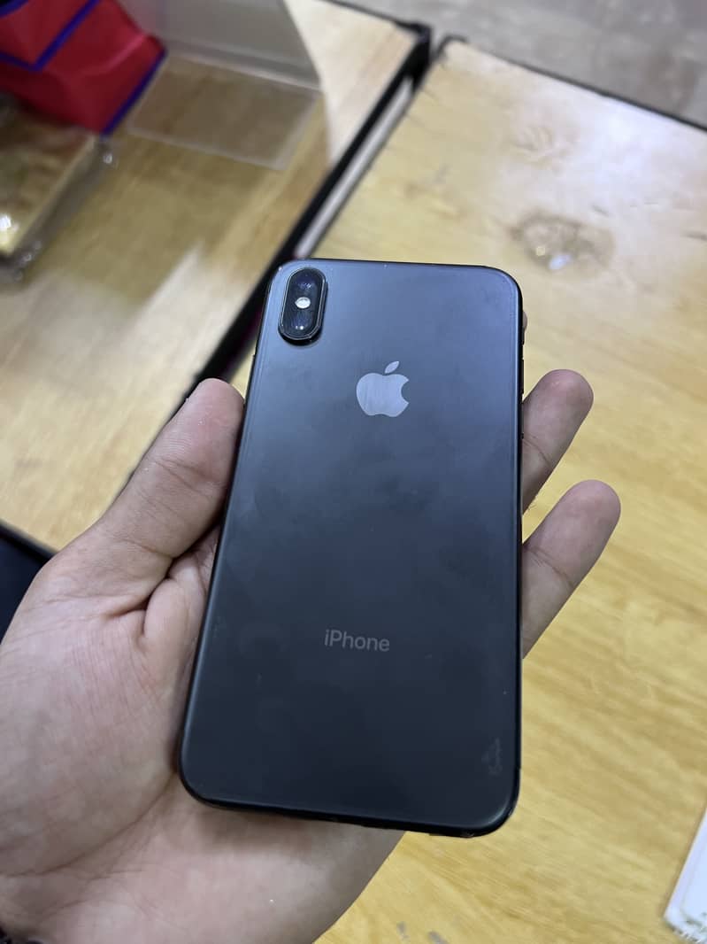 Apple iPhone XS 3