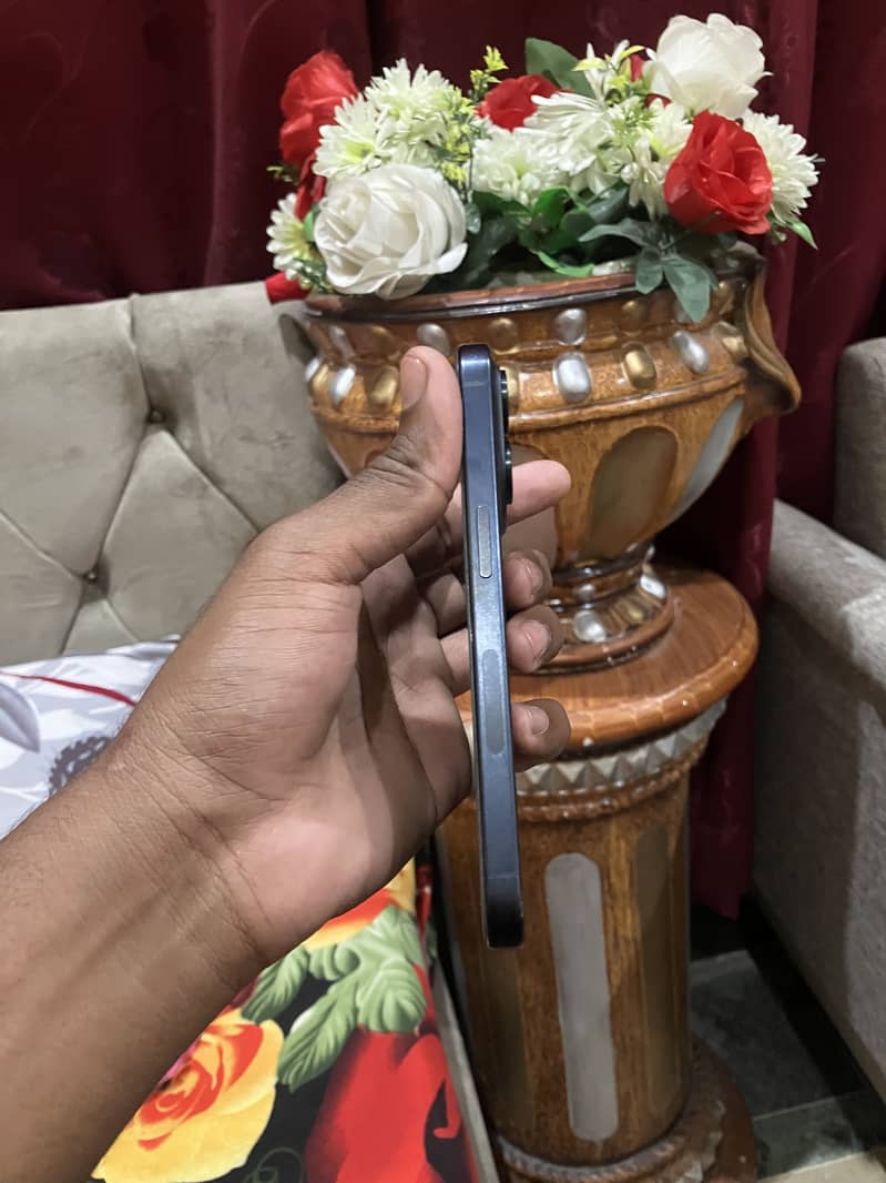 Apple iPhone 15 Pro 3