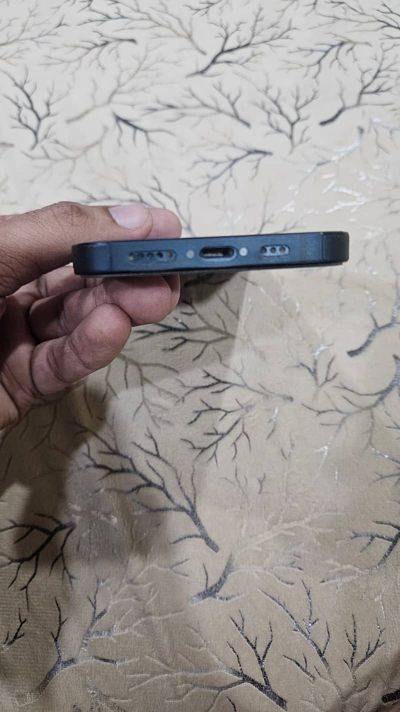Apple iPhone 14 4