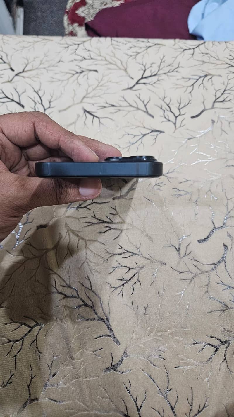 Apple iPhone 14 7