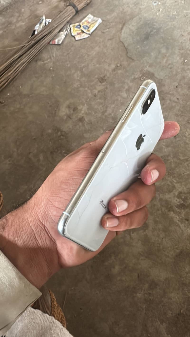 Apple iPhone X 3