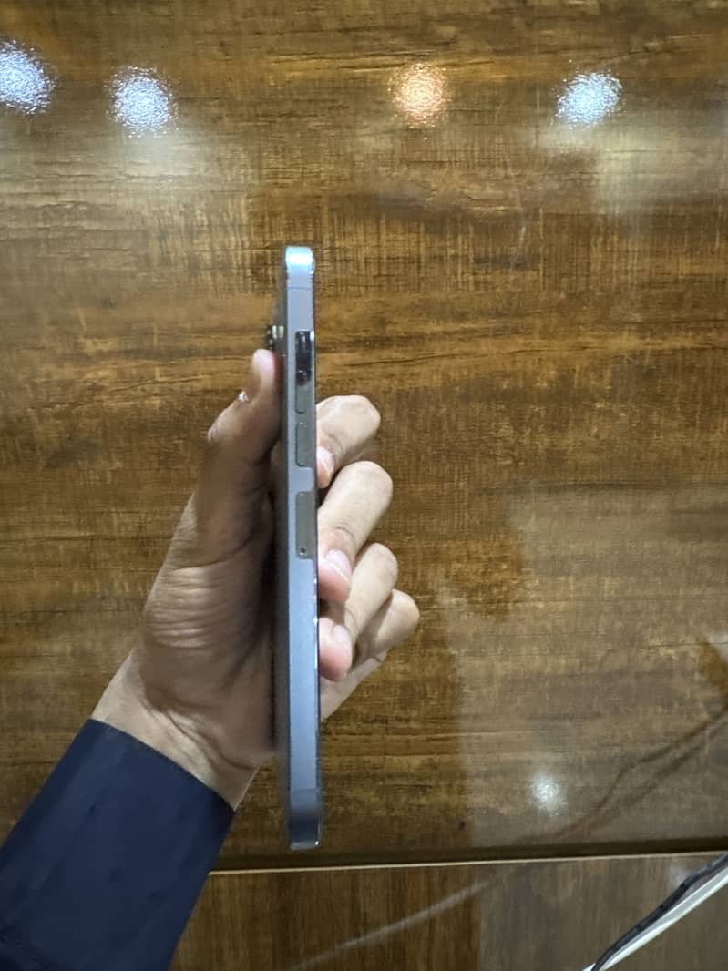 Apple iPhone 13 Pro Max 1