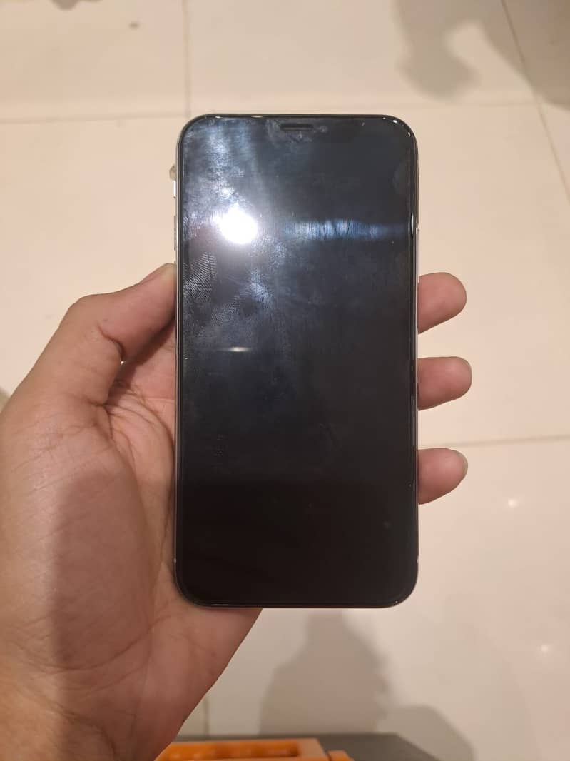 Apple iPhone XS 1