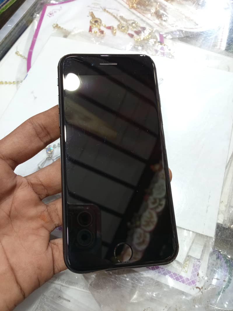 Apple iPhone SE 6