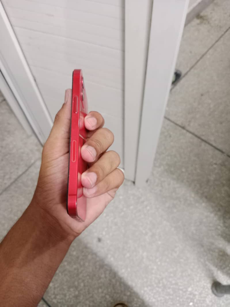 Apple iPhone 12 4