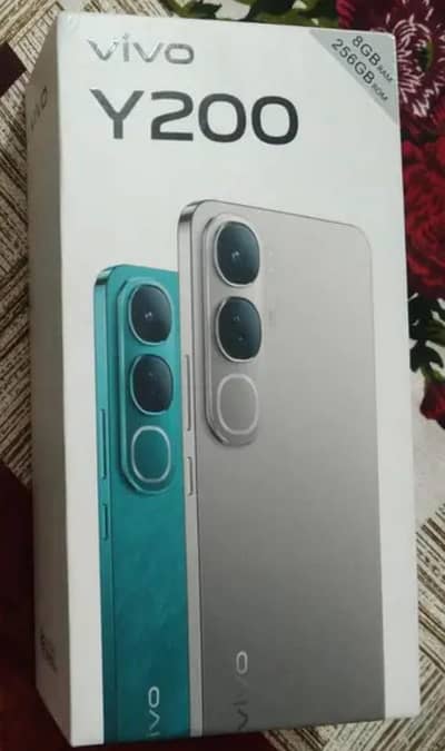 Vivo Y200 5G titanium silver 16/256 lush condition with complete box