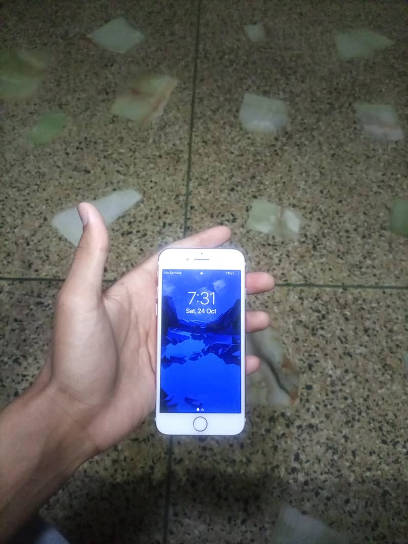 Apple iPhone 7 1