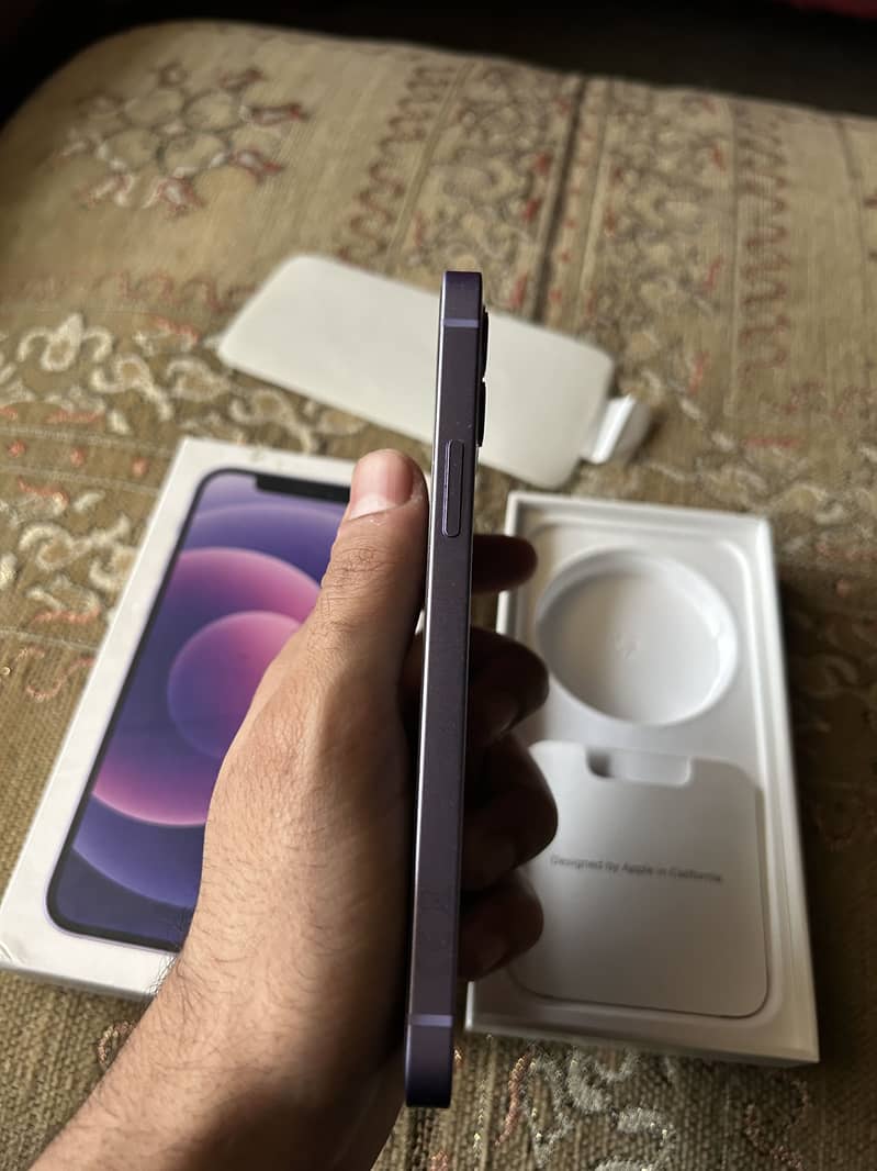 IPhone 12 3