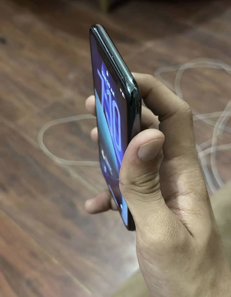 Iphone 11 pro 4