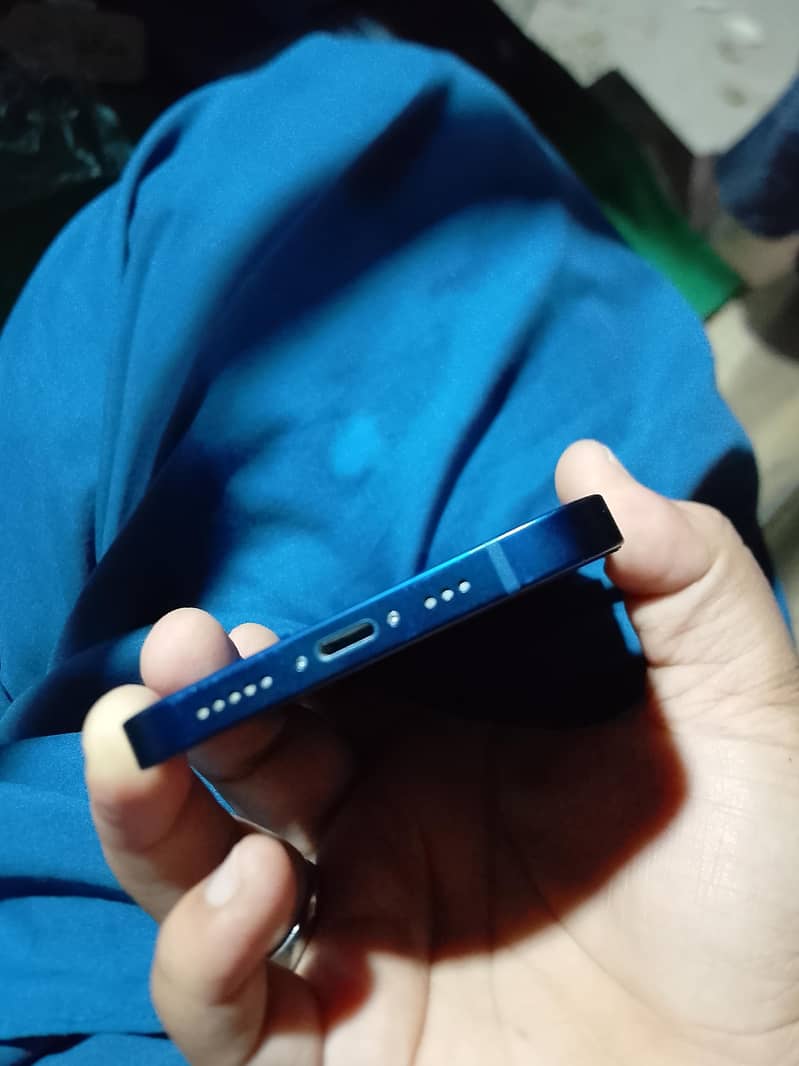 Apple iPhone 12 7