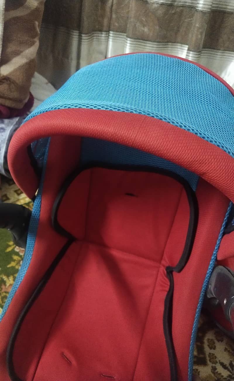 Carry cot (good condition) 0