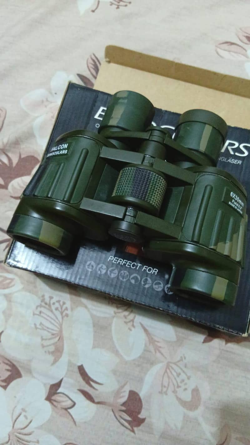 binoculars 3
