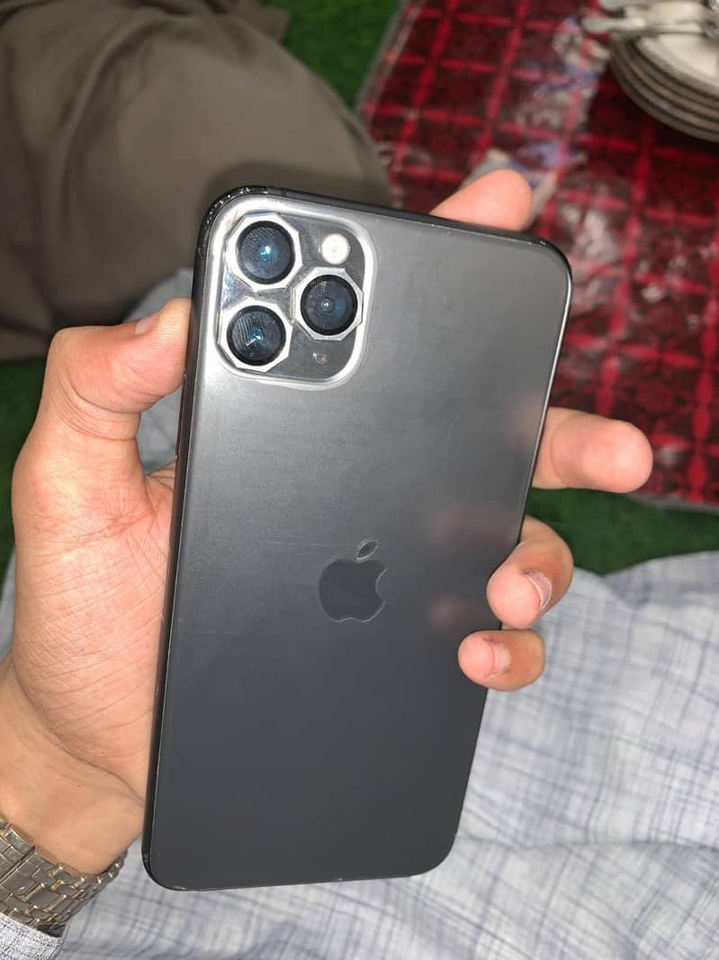 Apple iPhone 11 Pro Max 3