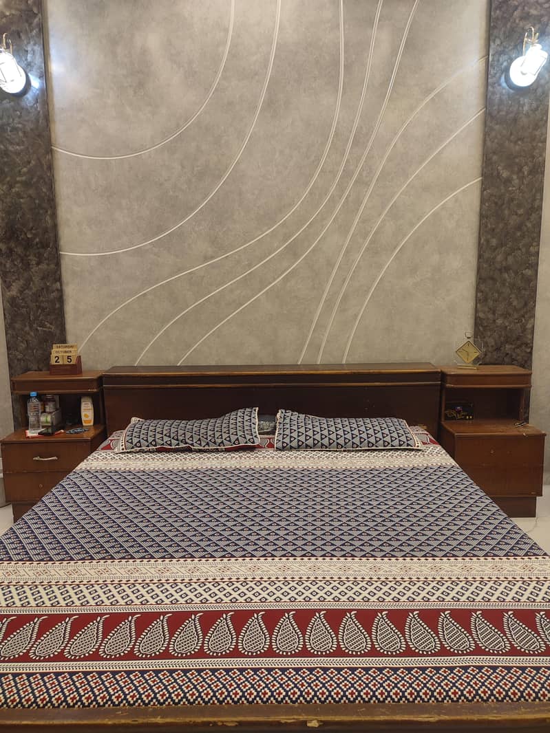 KING SIZE SOLID WOODEN BED SET & SOLID WOODEN SIDEBOARD 1