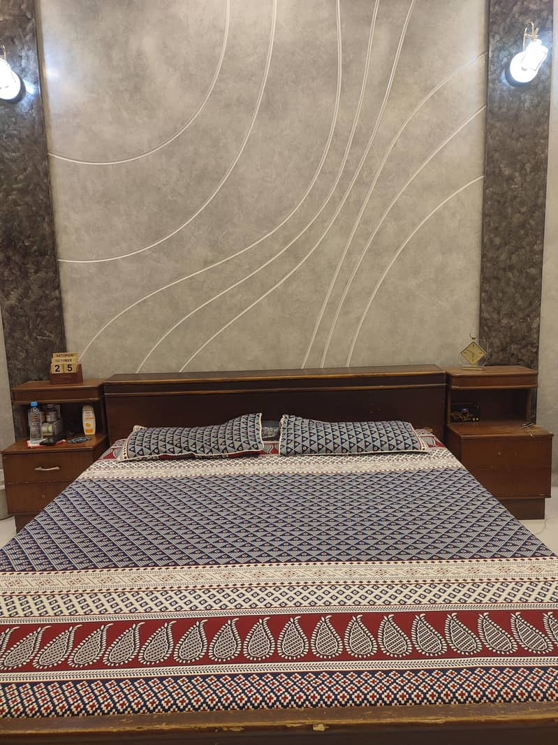KING SIZE SOLID WOODEN BED SET & SOLID WOODEN SIDEBOARD 2