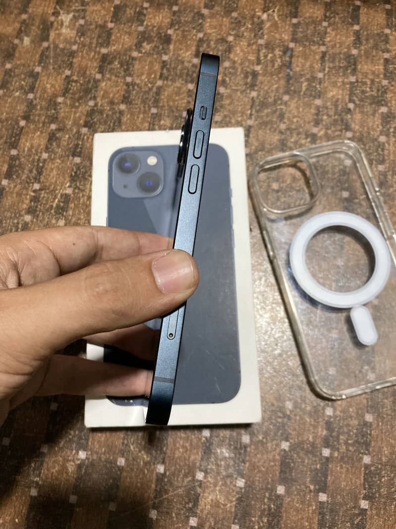 Apple iPhone 13 1