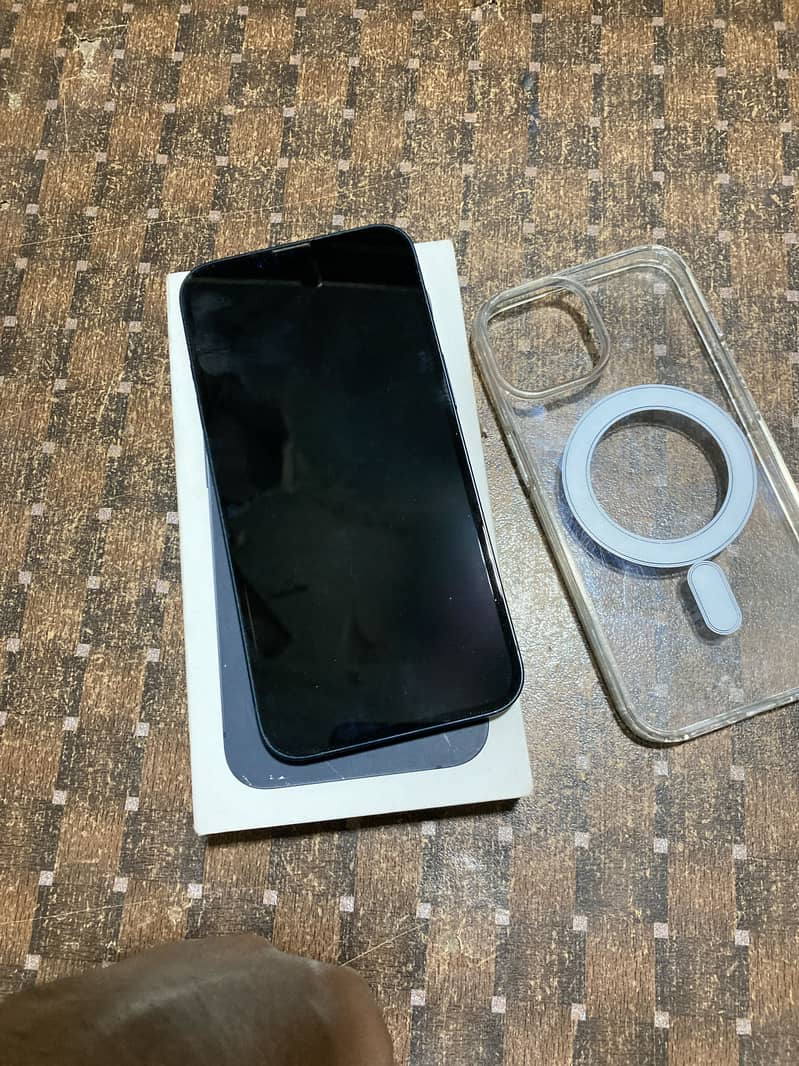 Apple iPhone 13 2