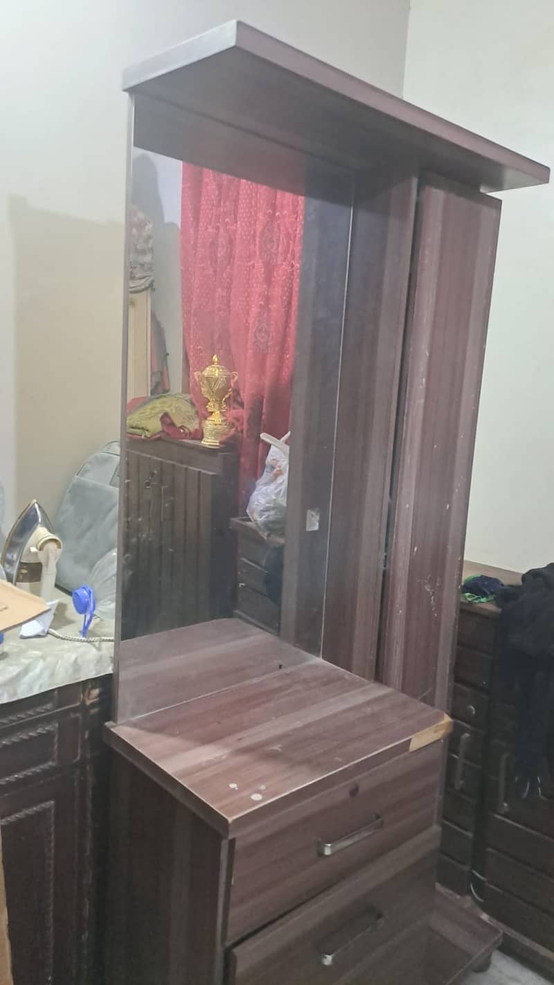Dressing Table 0