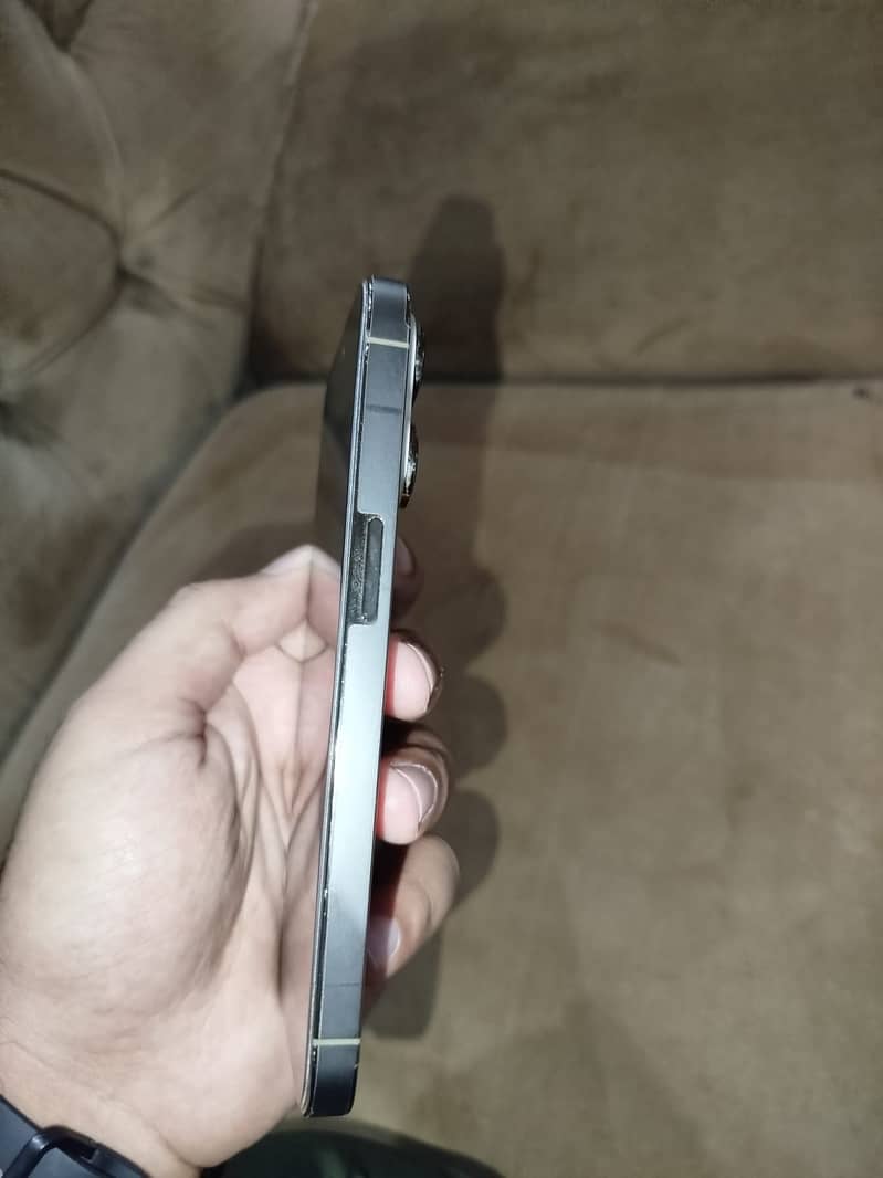 Apple iPhone 14 Pro 2