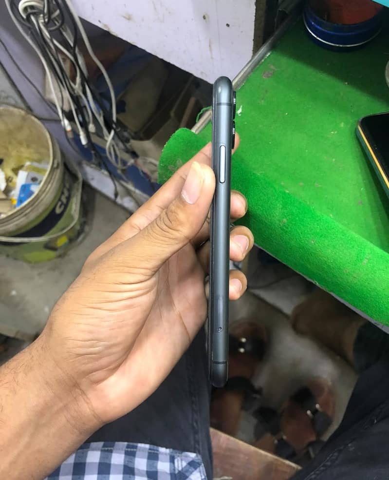 Apple iPhone 11 1