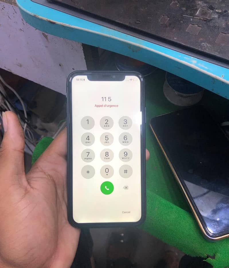 Apple iPhone 11 3