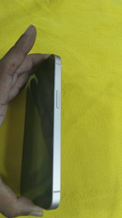Apple iPhone 14