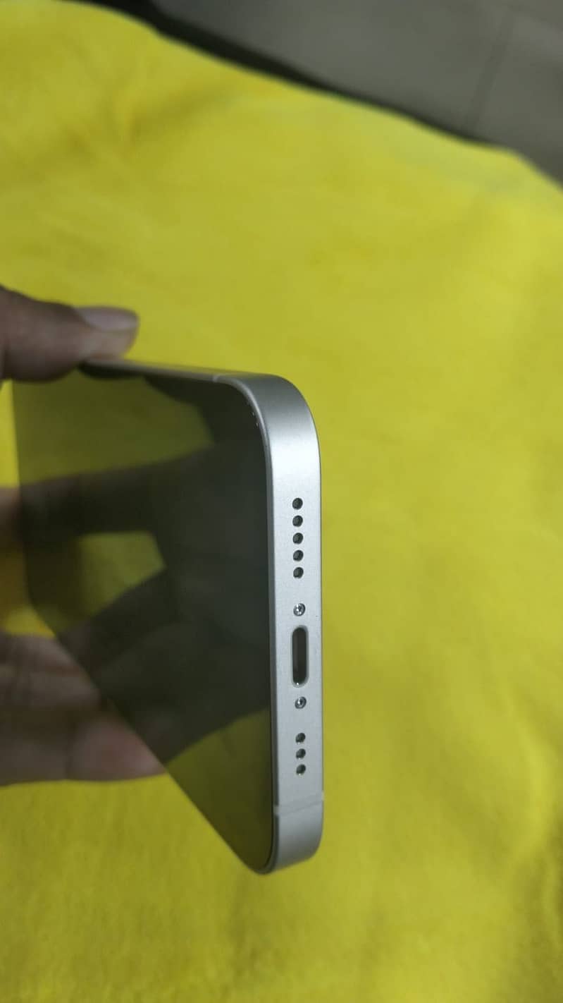 Apple iPhone 14 3