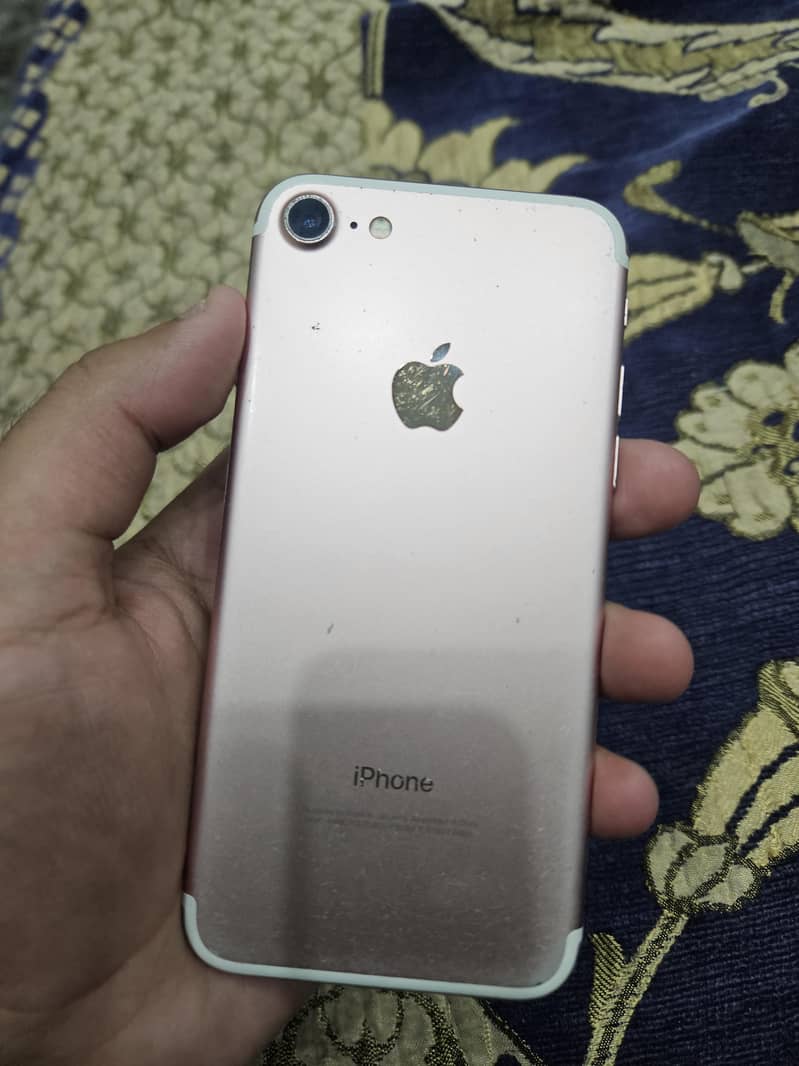 Apple iPhone 7 3
