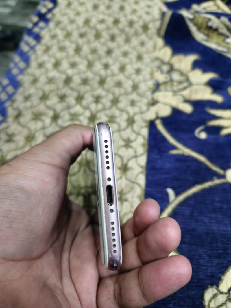 Apple iPhone 7 7