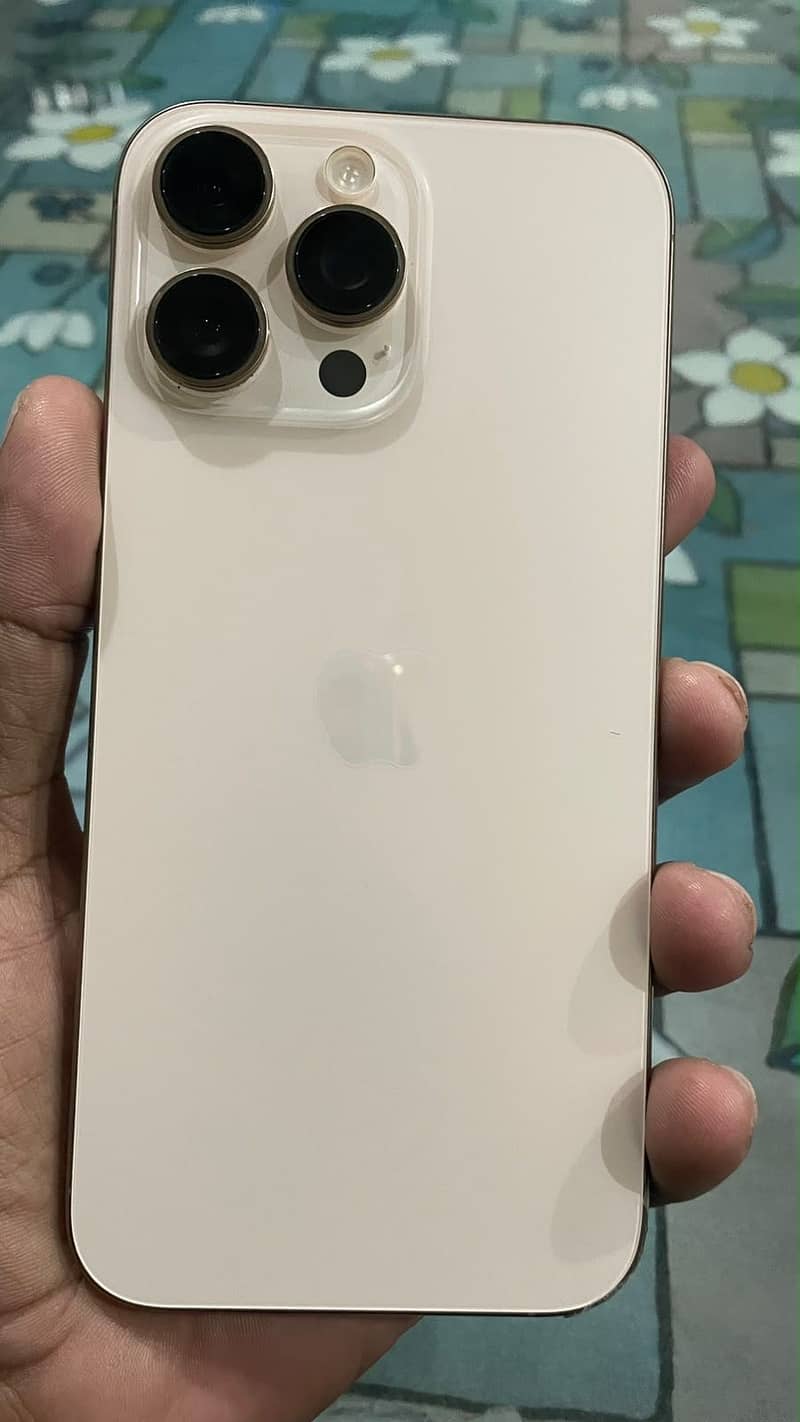Apple iPhone 16 Pro Max 3