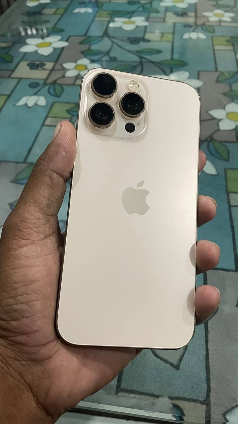 Apple iPhone 16 Pro Max 5